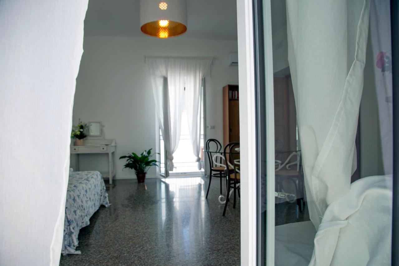 Madreselva Apartment เปสคีชี ภายนอก รูปภาพ