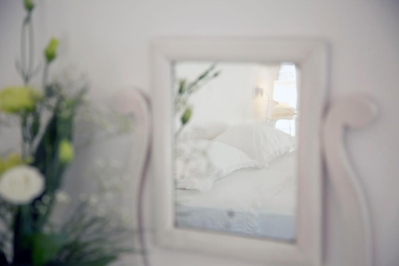 Madreselva Apartment เปสคีชี ภายนอก รูปภาพ