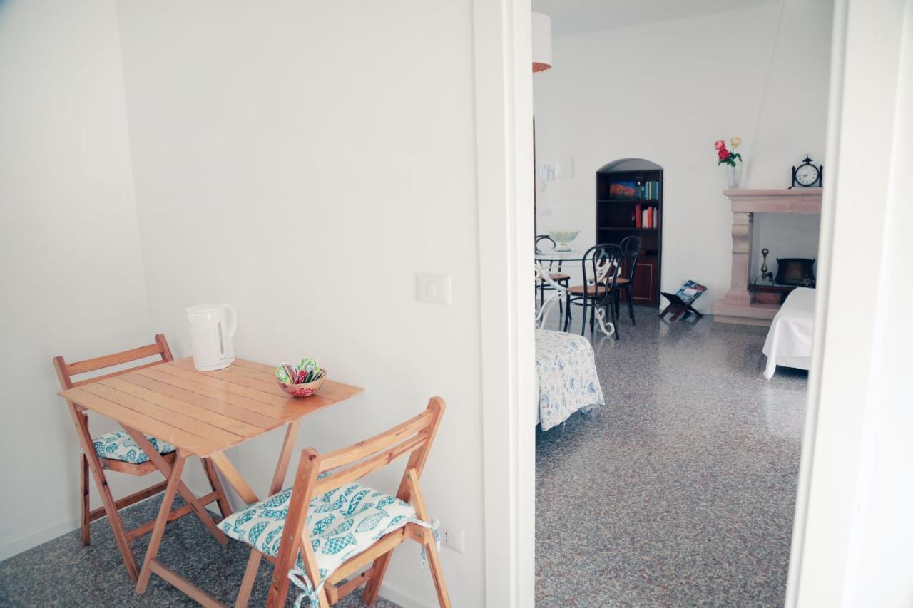 Madreselva Apartment เปสคีชี ภายนอก รูปภาพ