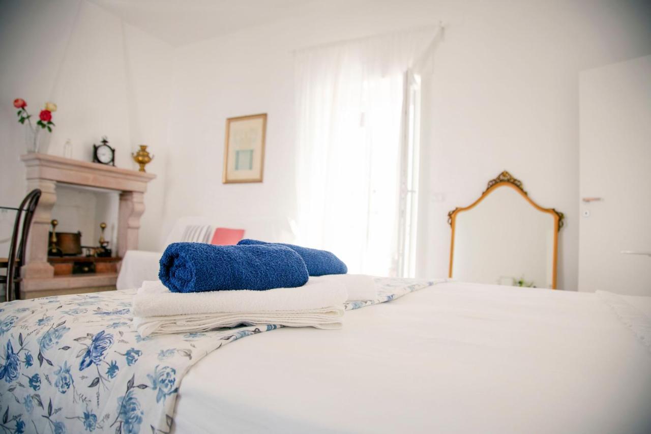 Madreselva Apartment เปสคีชี ภายนอก รูปภาพ